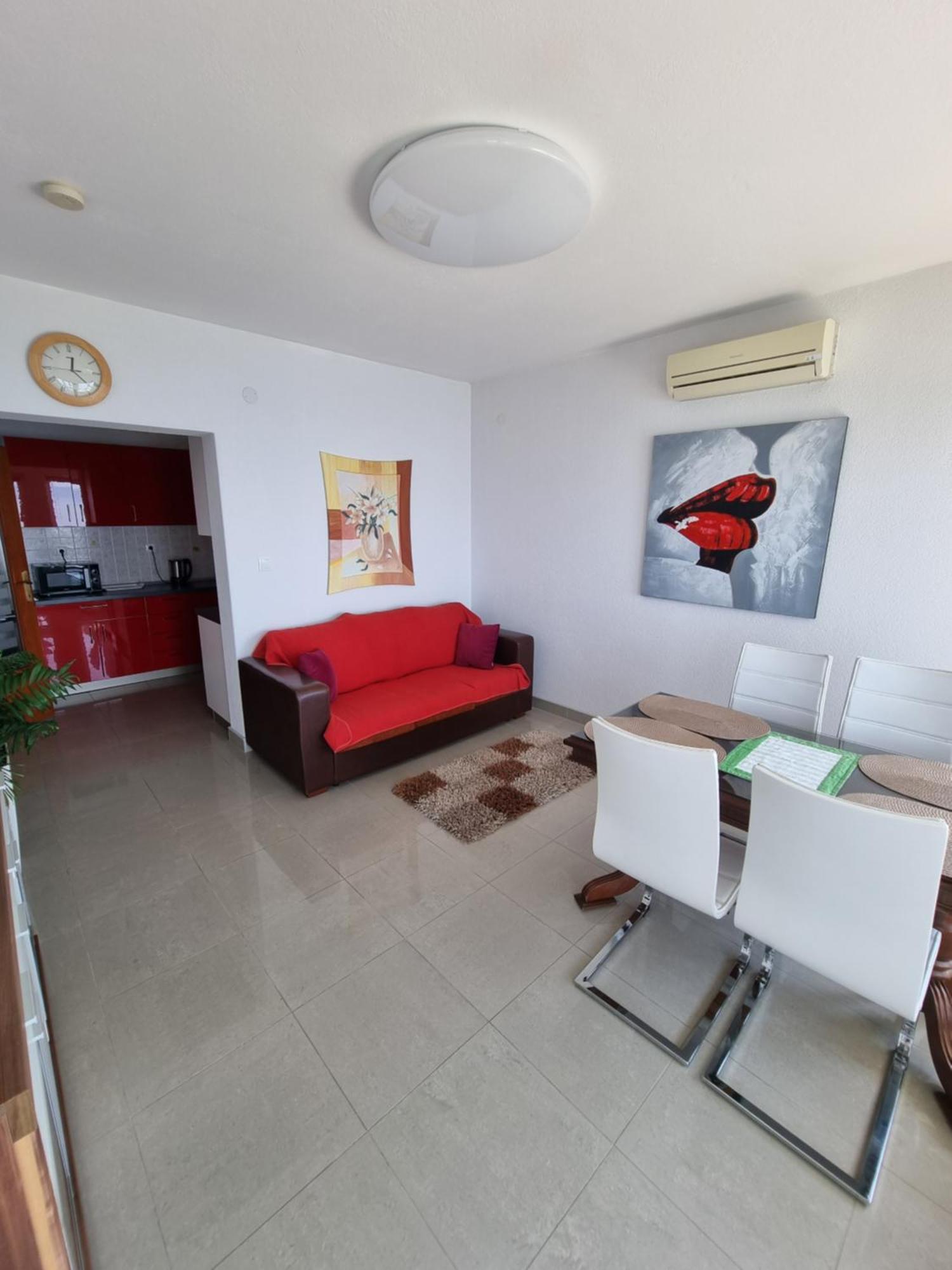 Apartmani Anda Zivogosce Phòng bức ảnh